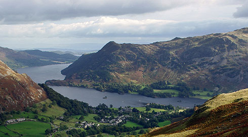 Special flights through the stunning Lake District leaving from Carnforth. A whole hour in the helicopter for only �185!